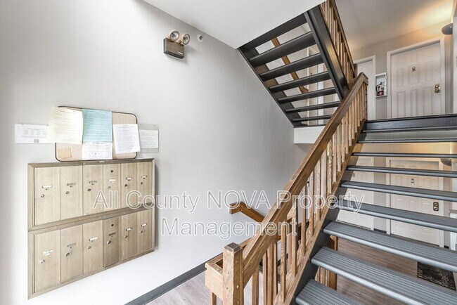 Foto del edificio - 8511 Falls Run Rd