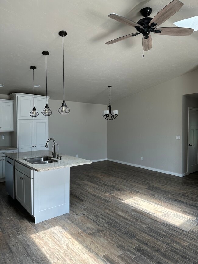 Building Photo - 3403 Cimarron Ct