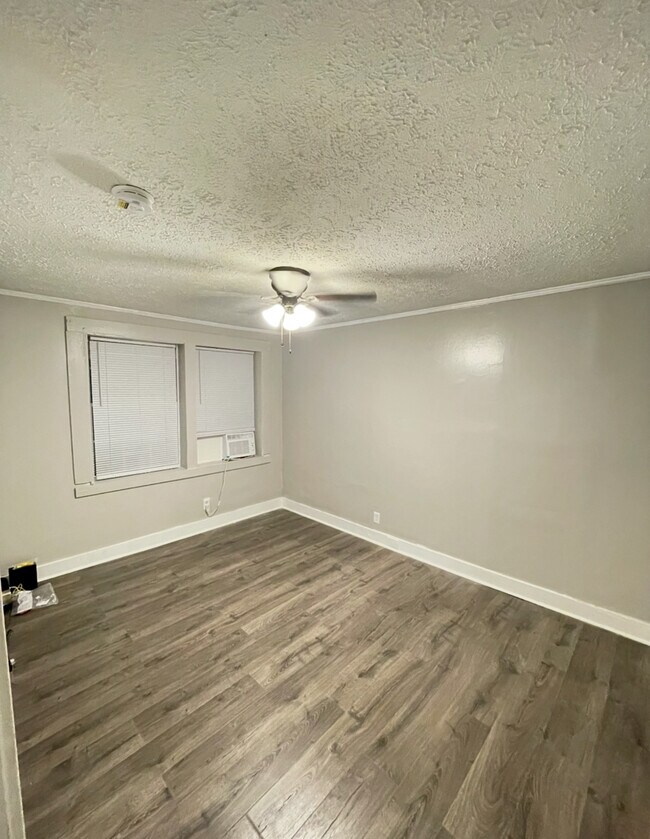 Foto del edificio - 1301 Adams St
