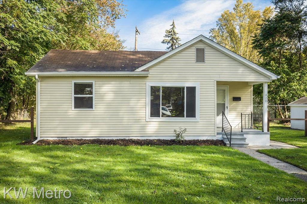 Primary Photo - 420 W Milton Ave