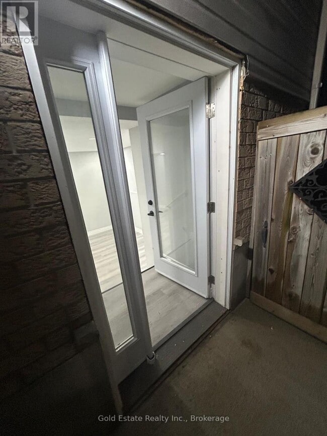 Building Photo - 228 Three Wood Dr