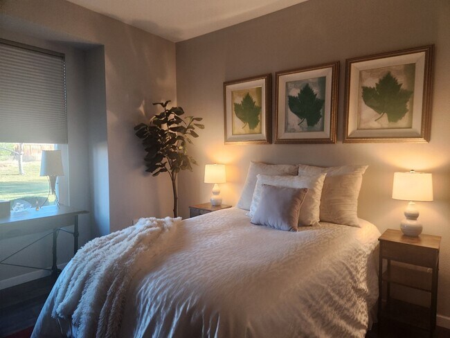 Fotografía del edificio - 18939 E Warren Cir