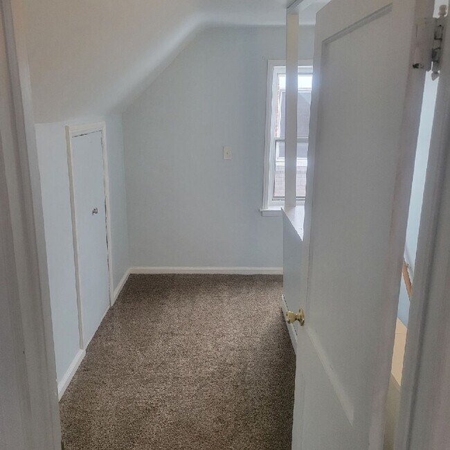 Foto del edificio - Spacious 3 Bedroom 1 Bath Home located nea...