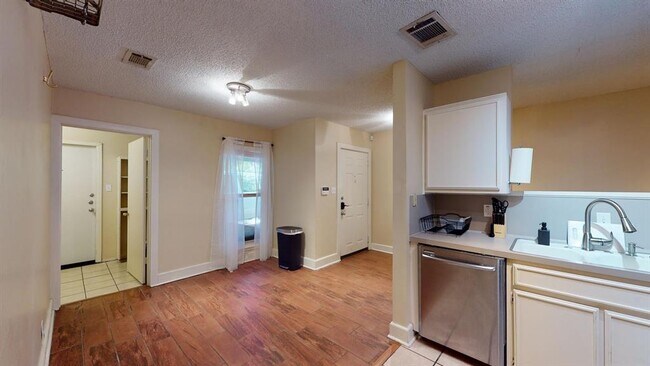 Foto del edificio - 9104 Quail Creek Dr