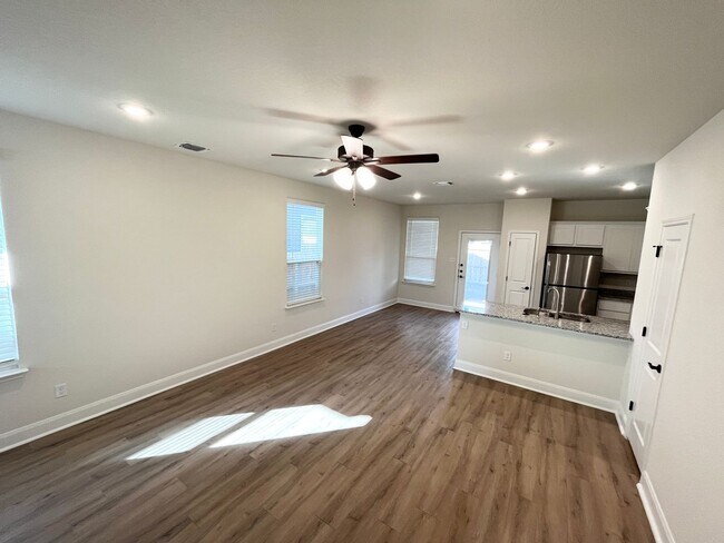 Foto del edificio - 10325 Lynwood Village