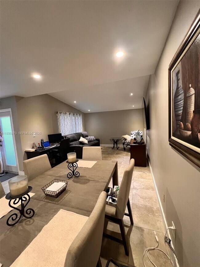 Foto del edificio - 11394 SW 65th St