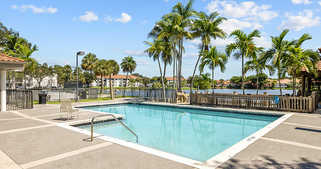 Building Photo - La Vue at Emerald Pointe Apartments