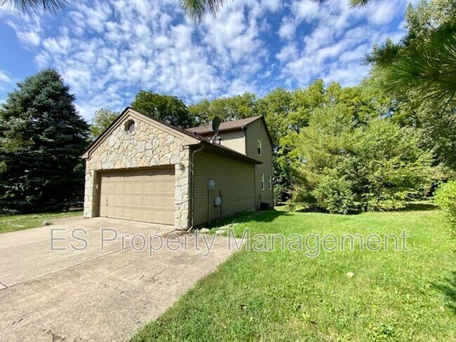 Foto del edificio - 6879 Oak Lake Dr