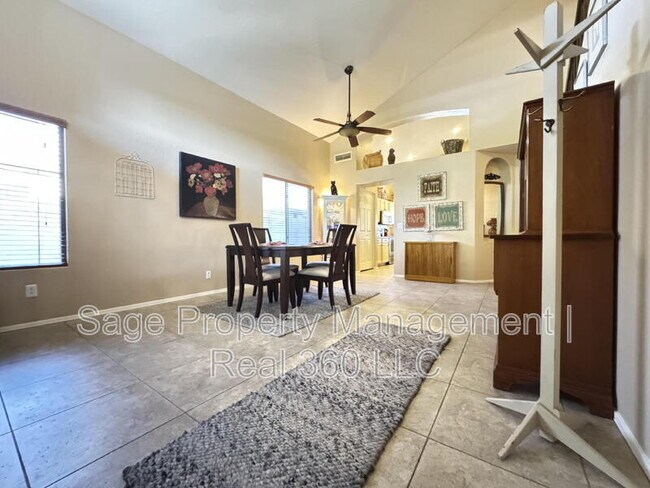 Foto del edificio - 4283 E Shannon St