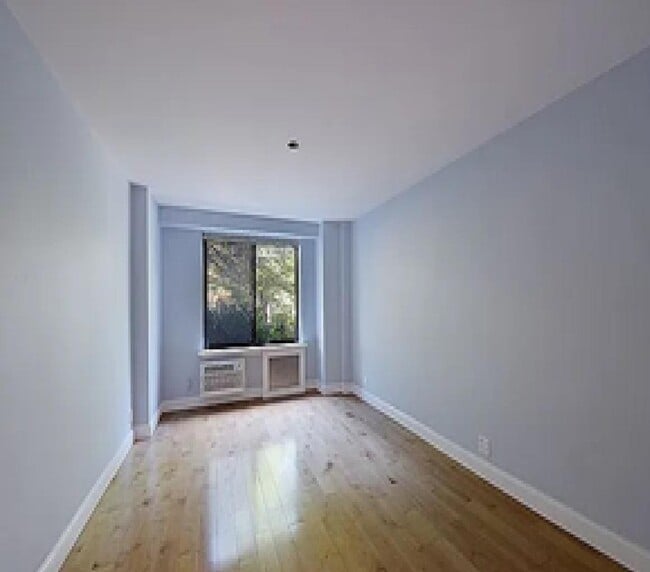 Building Photo - 372 Central Prk W