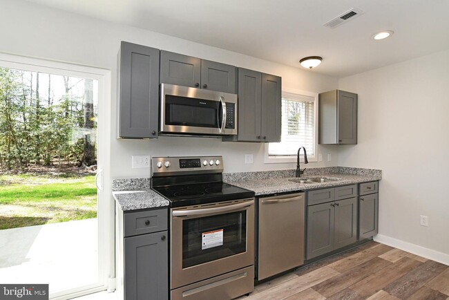 Building Photo - 16434 Combs Dr