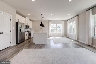 Building Photo - 12875 Mosaic Pk Wy
