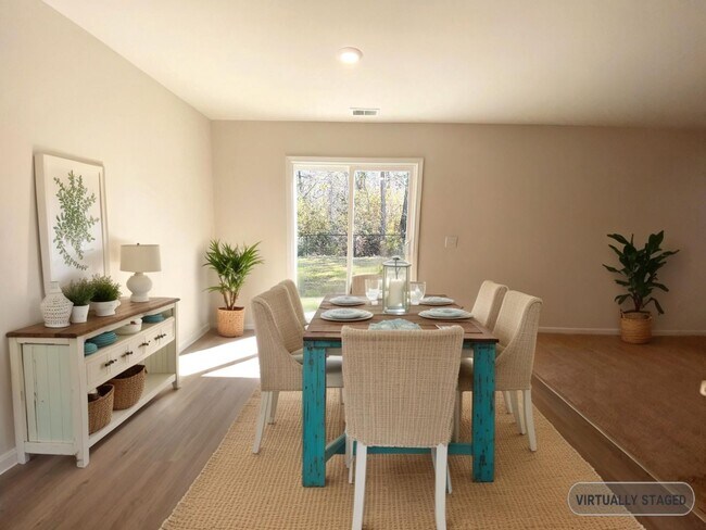 Building Photo - BETTER THAN NEW!