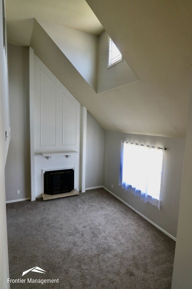 Foto del edificio - 3211 Valleywood Dr