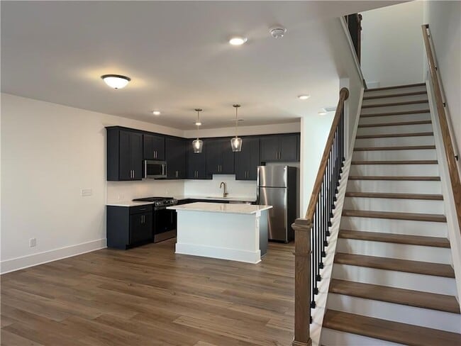 Building Photo - 1605 Aeslin Dr NW