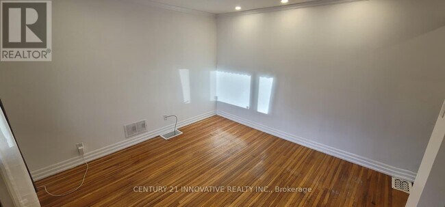 Photo du bâtiment - 249 Highland Ave