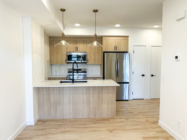 Building Photo - 20983 Seton Way SE