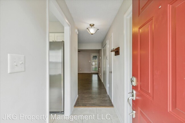 Building Photo - 2 br, 2.5 bath House - 6 Hackberry Place