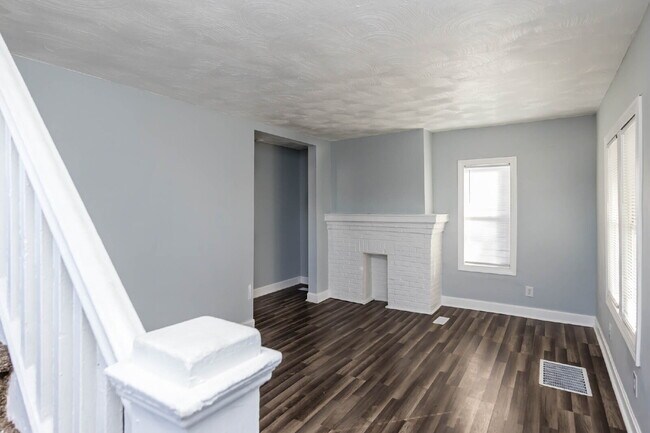 Foto del edificio - 2-Bedroom Home with Flexible Bonus Room Near Downtown Columbus