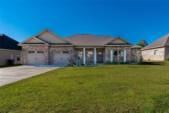 Building Photo - 105 Birchwood Pl