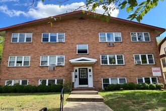 Building Photo - 35 S Willow St