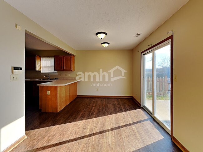 Foto del edificio - 1475 Creekside Dr