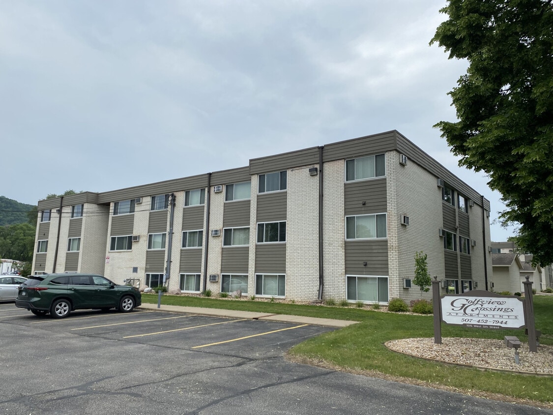 Primary Photo - Golfview Crossing Apartments