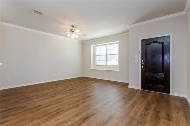 Foto del edificio - 5928 Round Up Ln