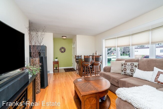 Building Photo - 3 br, 2 bath House - 502 W 3rd Street