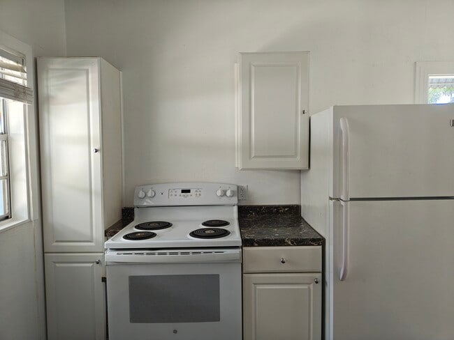 Building Photo - 1407 N Lake Shipp Dr SW
