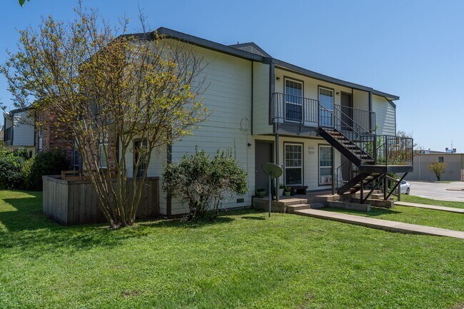 Building Photo - Crestridge Apartments