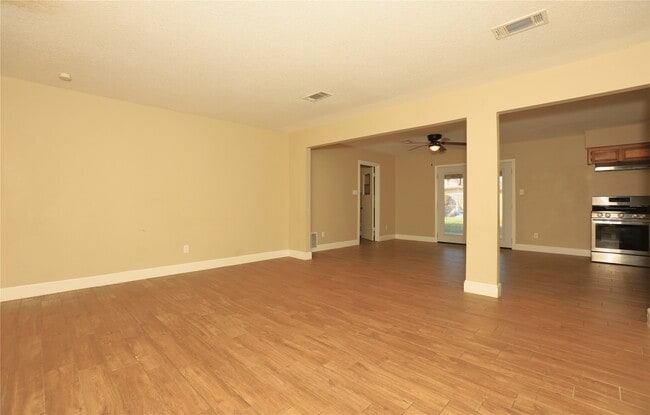 Foto del edificio - 103 E Meadow Ln