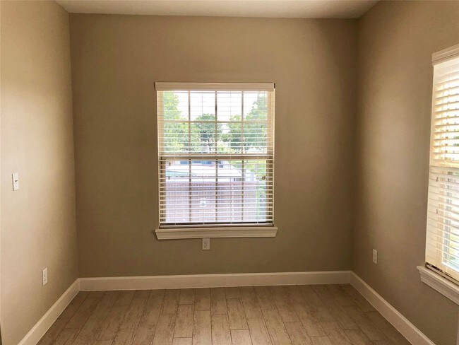 Foto del edificio - 1820 Jacquelyn Dr