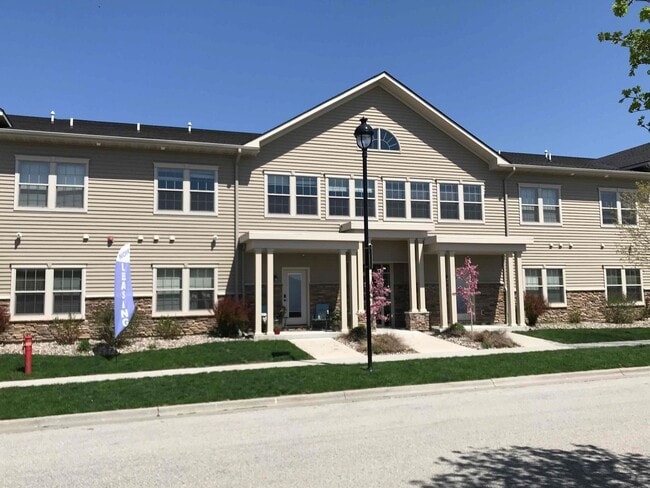 Building Photo - 2725 Northridge Pkwy