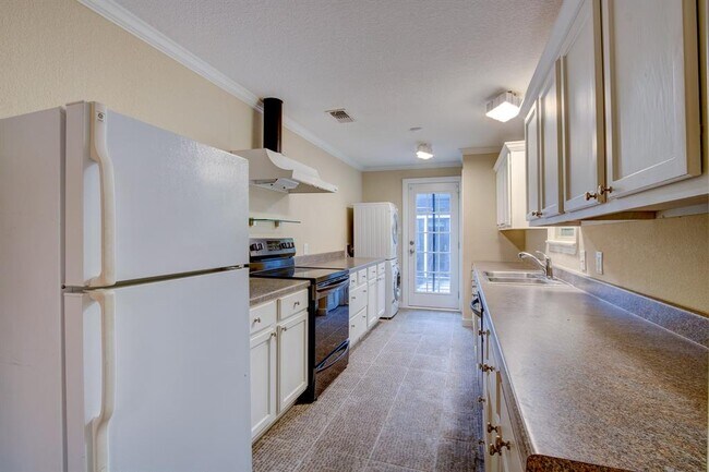 Foto del edificio - 6713 Calmont Ave