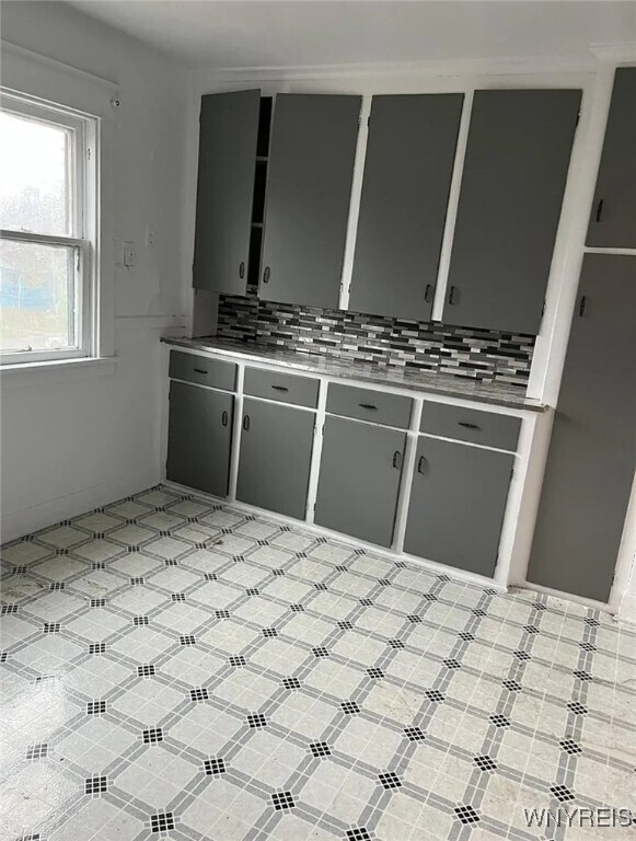 Foto del edificio - 113 Wilkes Ave