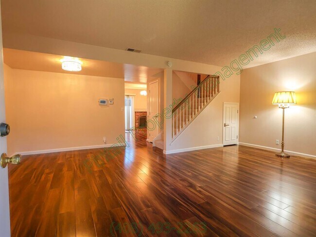 Foto del edificio - 1484 Carnot Dr