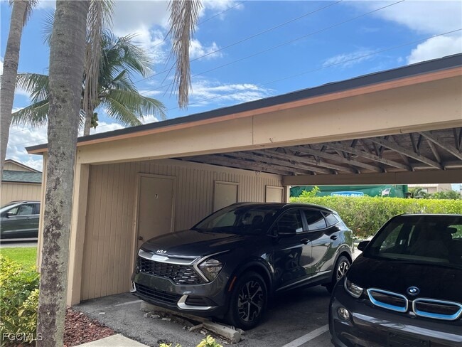 Foto del edificio - 1519 Cape Coral Pkwy W