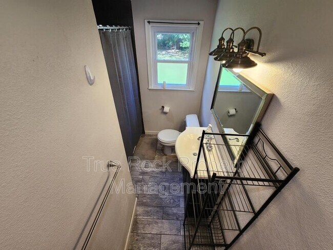 Foto del edificio - 1708 E 18th St