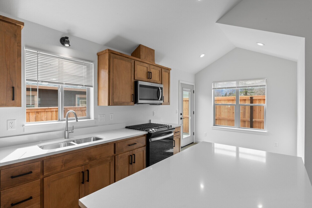 109 Gangnes Dr, Talent, OR 97540 House Rental in Talent, OR