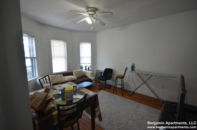 Foto del edificio - 26 Haskell St