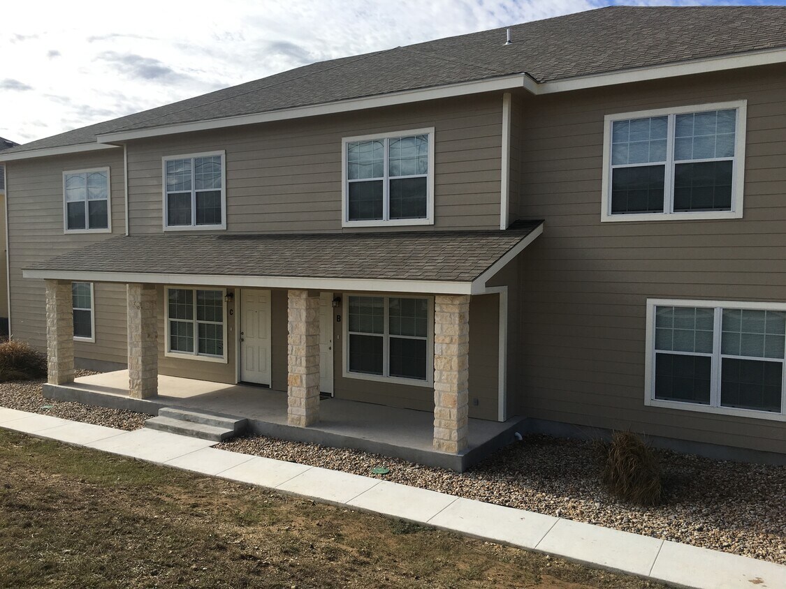 2313 Sailing Way N, Kerrville, TX 78028 Townhome Rentals in Kerrville