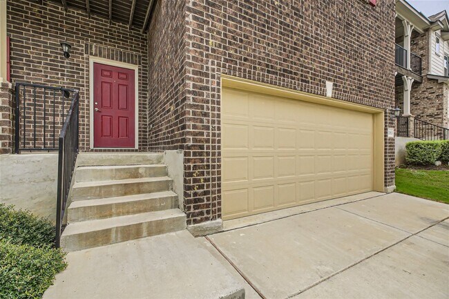 Photo - Home in Weston Oaks! $250 off of the first...