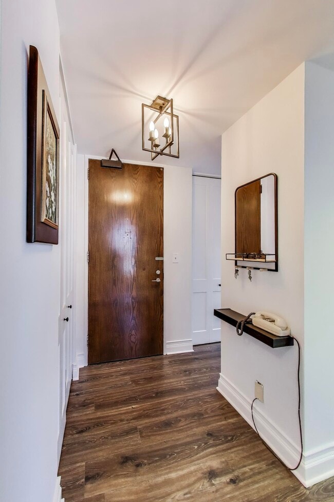 Photo - 1310 N Ritchie Ct Townhome
