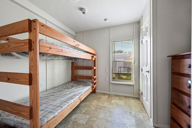 Building Photo - Lot 11