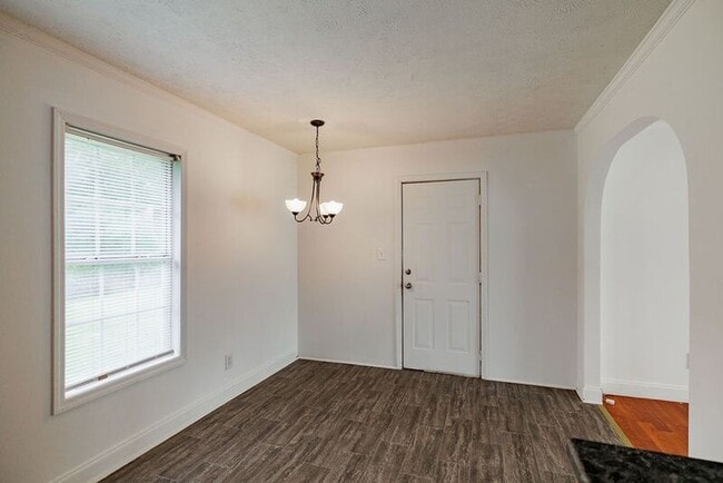 Building Photo - 261 Alberta Dr
