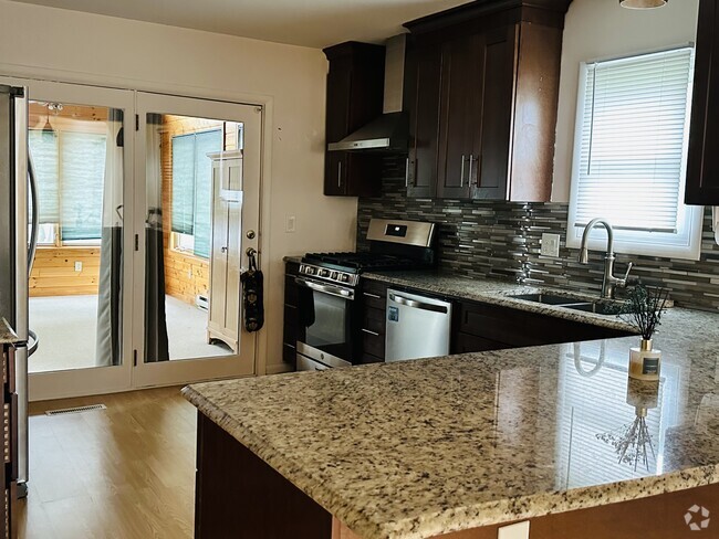 Kitchen/ sunroom view - 20 Morgan Way