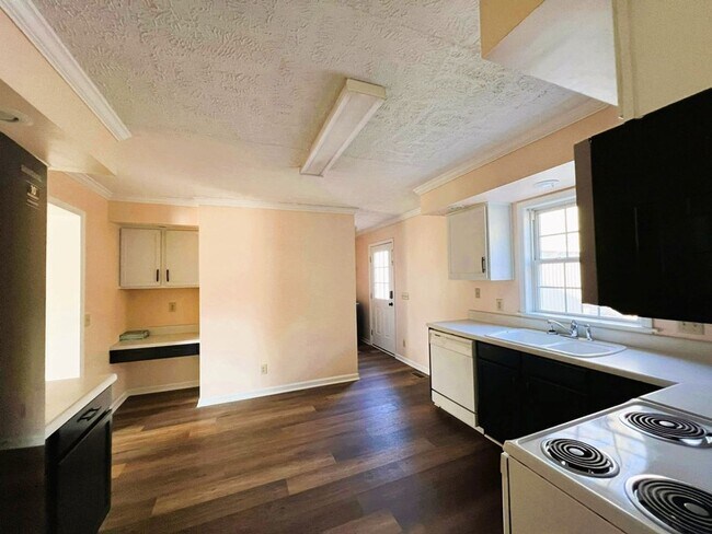 Foto del edificio - 108 Glenn Forest Dr