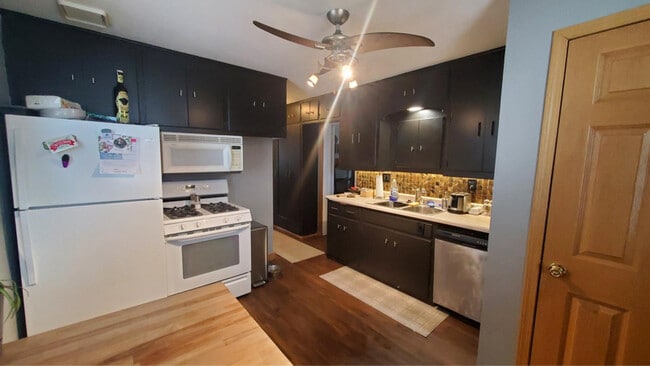 Building Photo - 1520 S 73rd St