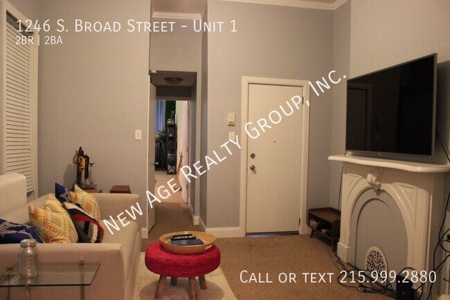 Building Photo - Large 2 bedroom, 2 bathroom apartment loca...